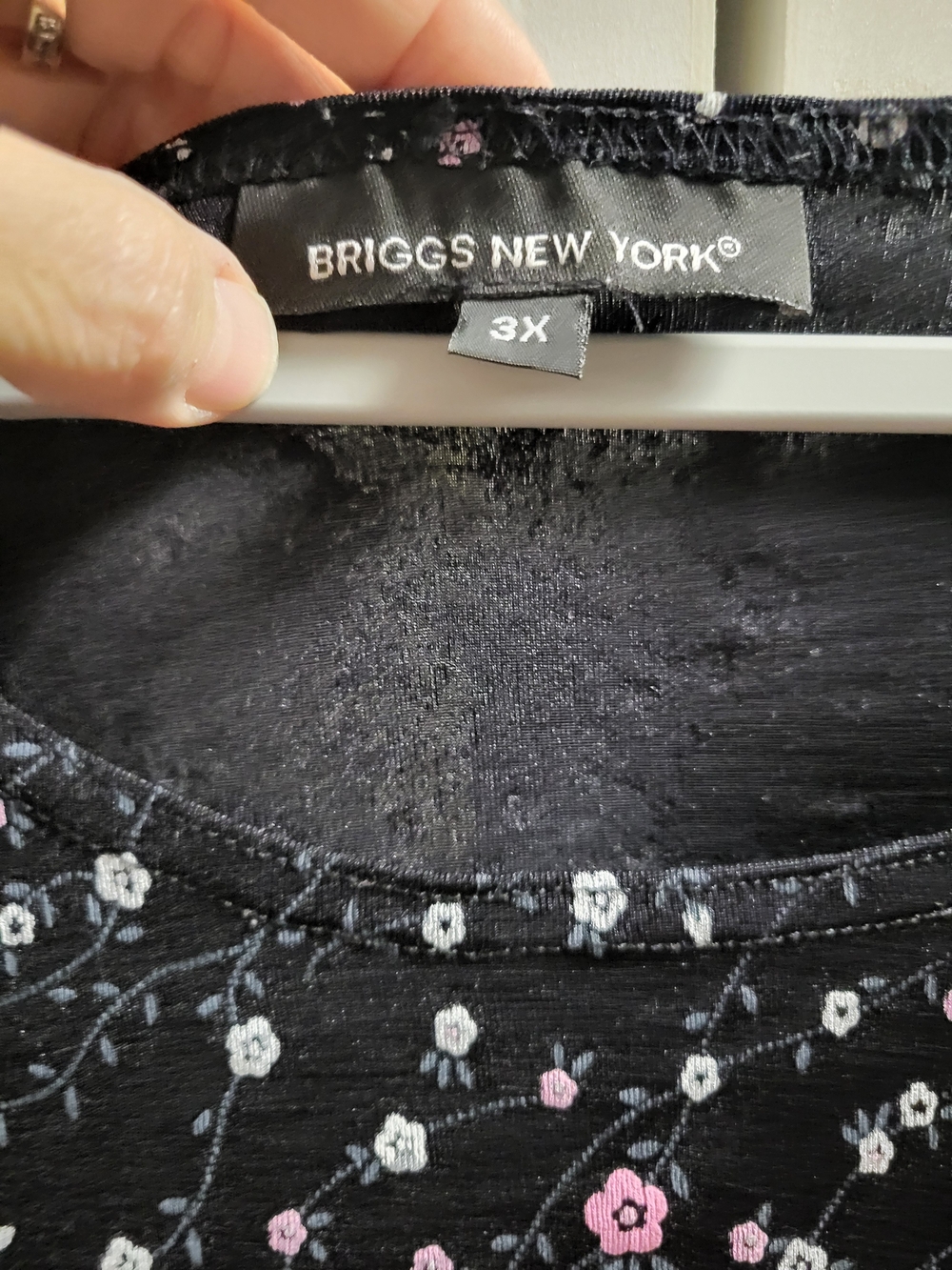 Briggs New York Black Scoop Neck Top with Pink & White Floral Print - Picture 2 of 4
